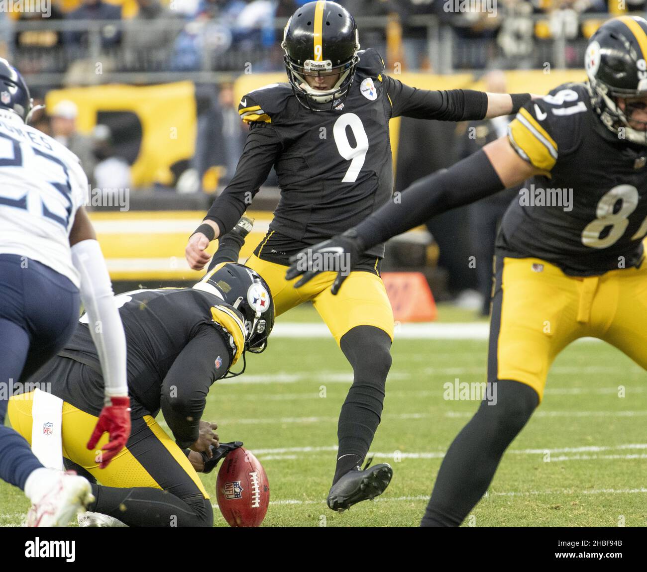 Pittsburgh Steelers kicker Chris Boswell (9) warms up before an NFL  wild-card playoff football game against the Cleveland Browns, Sunday, Jan.  10, 2021, in Pittsburgh. (AP Photo/Keith Srakocic Stock Photo - Alamy