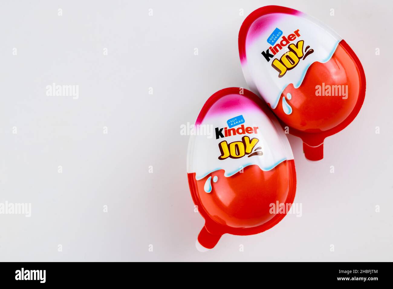 Kinder joy egg hi-res stock photography and images - Alamy