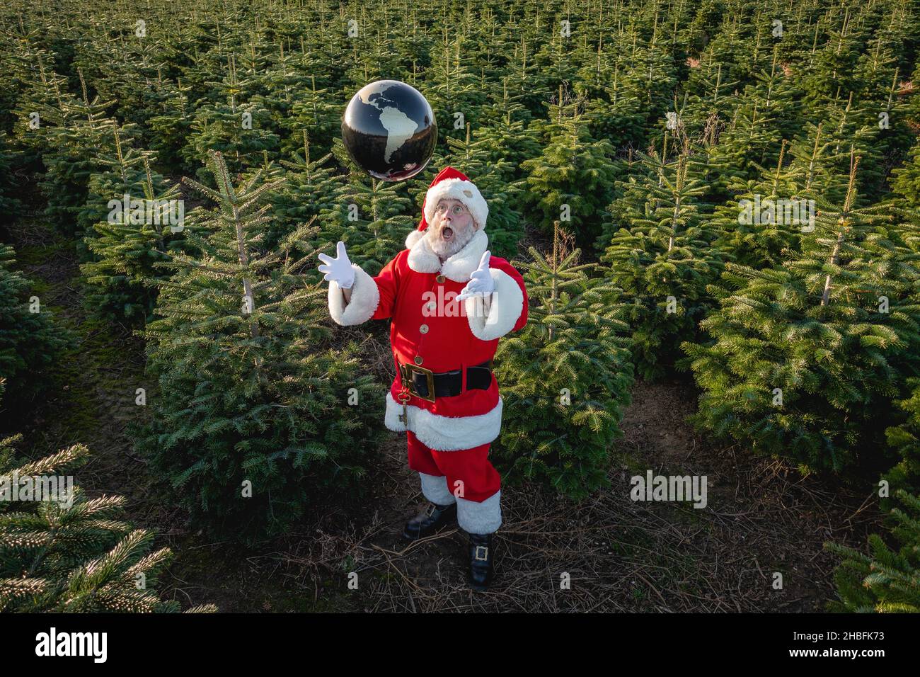 Throw throwing catch catching hires stock photography and images Alamy