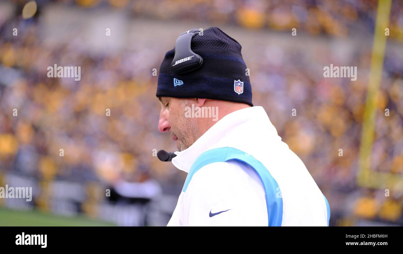 Pittsburgh, PA, USA. 19th Dec, 2021. Head Coach Mike Vrabel during the  Pittsburgh Steelers vs Tennessee Titans game at Heinz Field in Pittsburgh,  PA. Jason Pohuski/CSM/Alamy Live News Stock Photo - Alamy