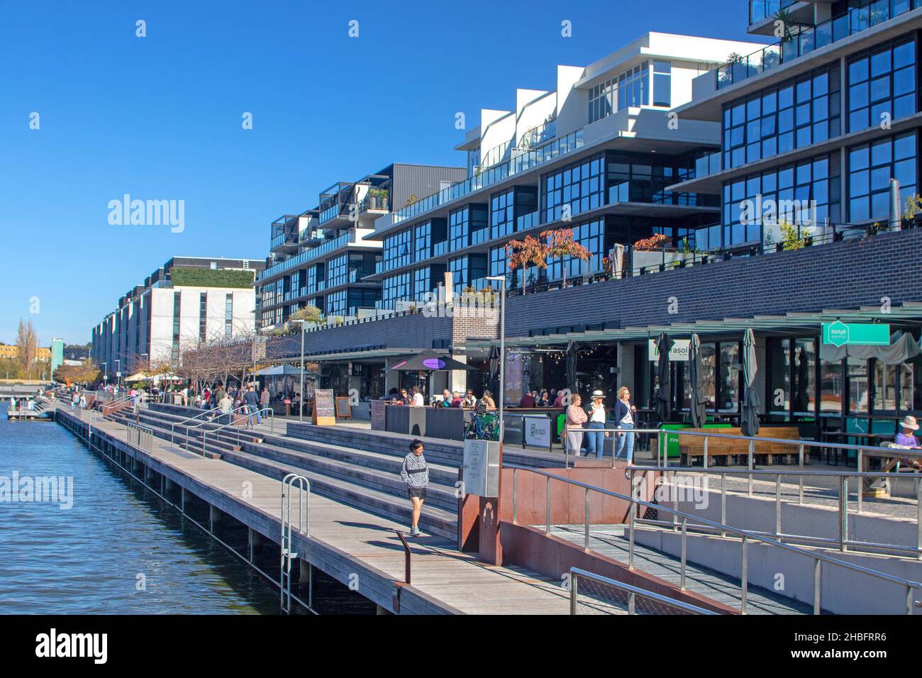 The Canberra lakeside suburb of Kingston Stock Photo Alamy