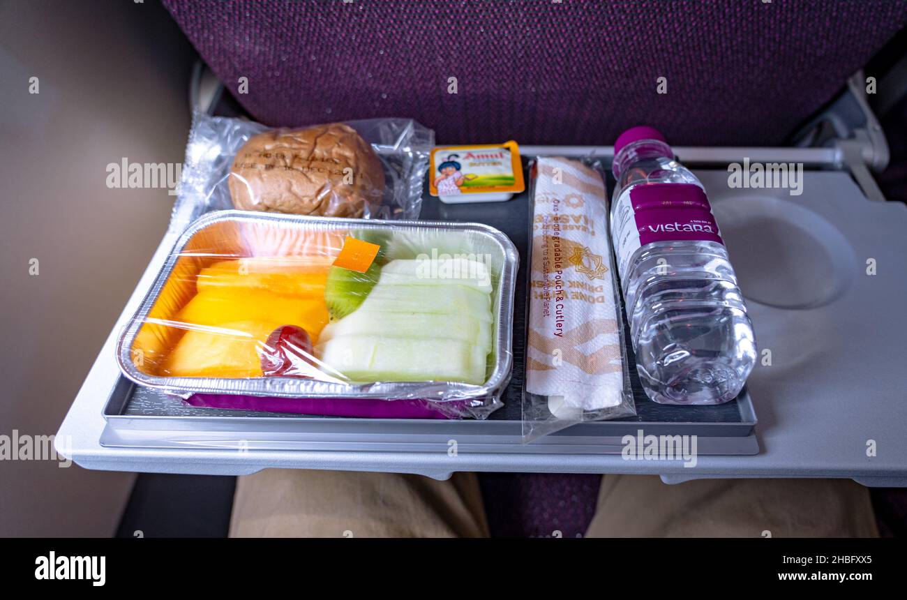 Food serve in airlines hires stock photography and images Alamy
