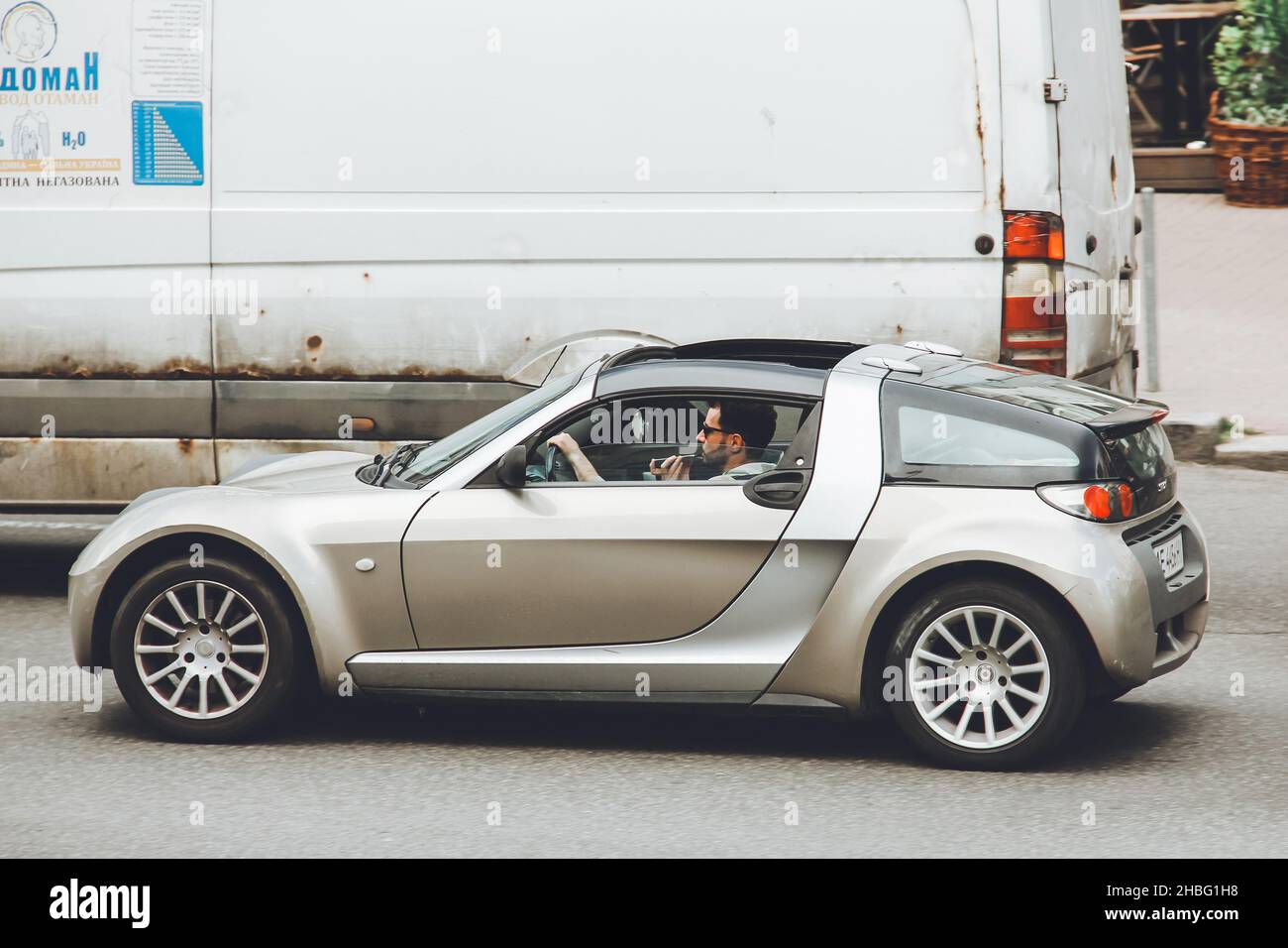 Smart roadster car hi-res stock photography and images - Alamy