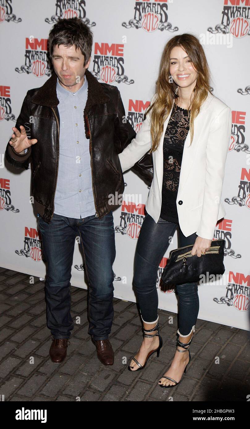 Noel gallagher wife sara macdonald hi-res stock photography and images