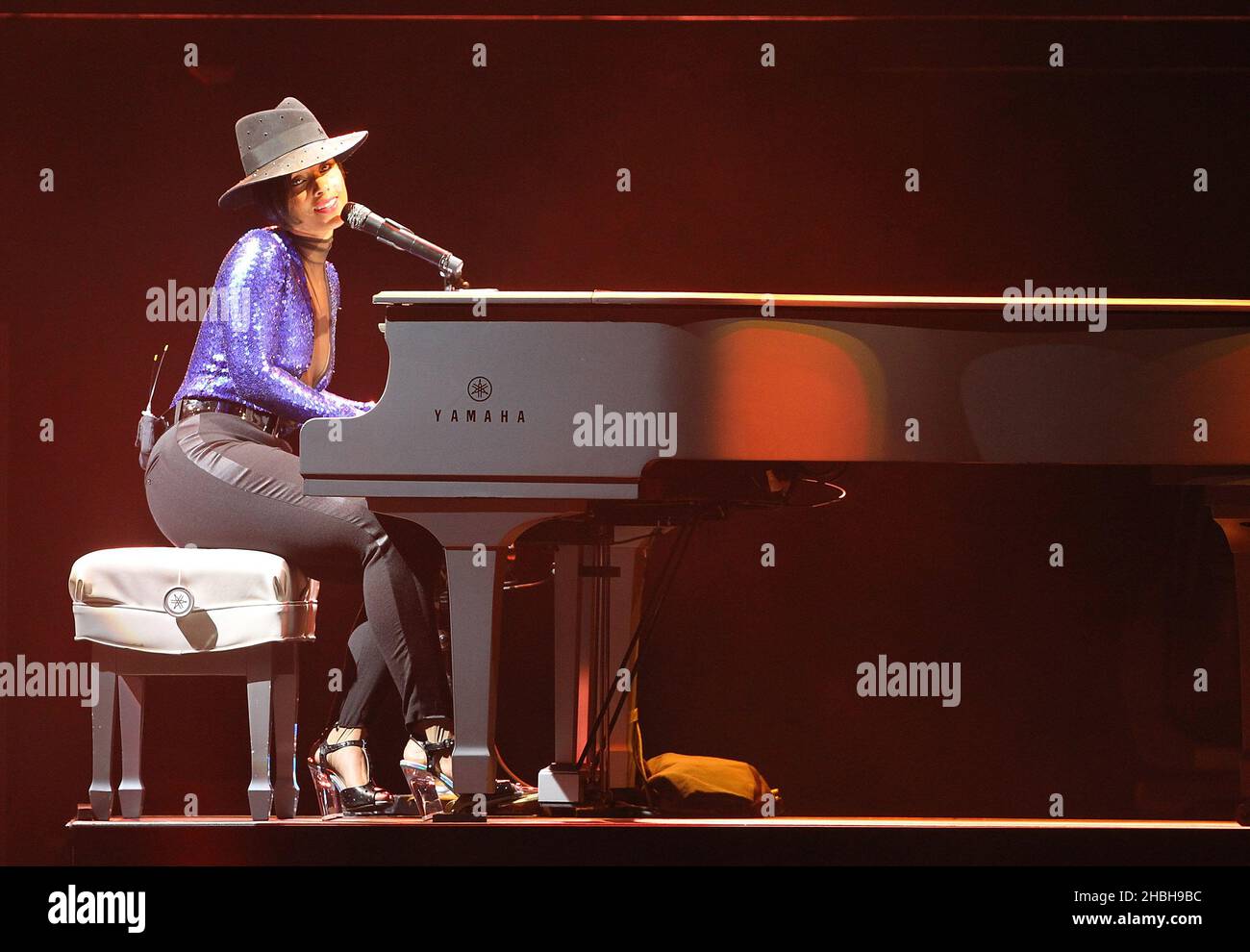 Alicia Keys performs on stage at the 02 Arena in London Stock Photo - Alamy