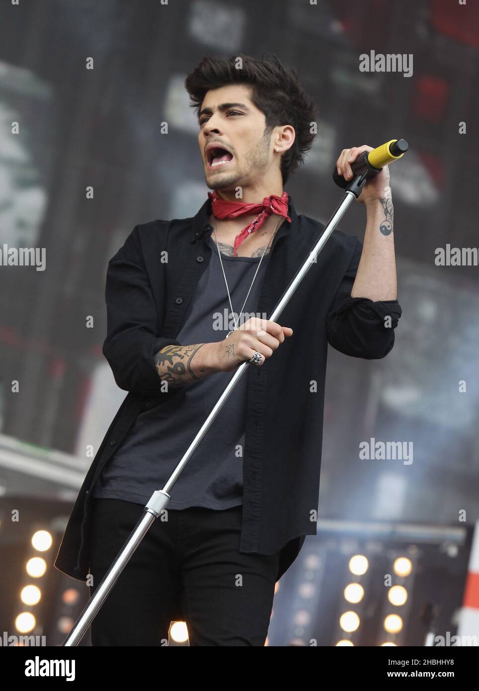 Zayn Malik of One Direction performs on stage during the BBC Radio 1 Big  Weekend Festival in Glasgow, Scotland Stock Photo - Alamy