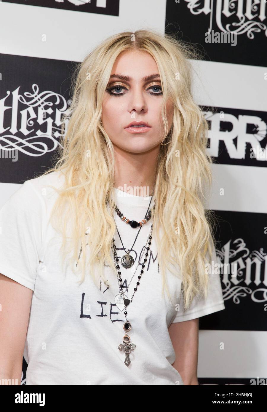 Taylor Momsen of The Pretty Reckless poses in the Awards Room at the