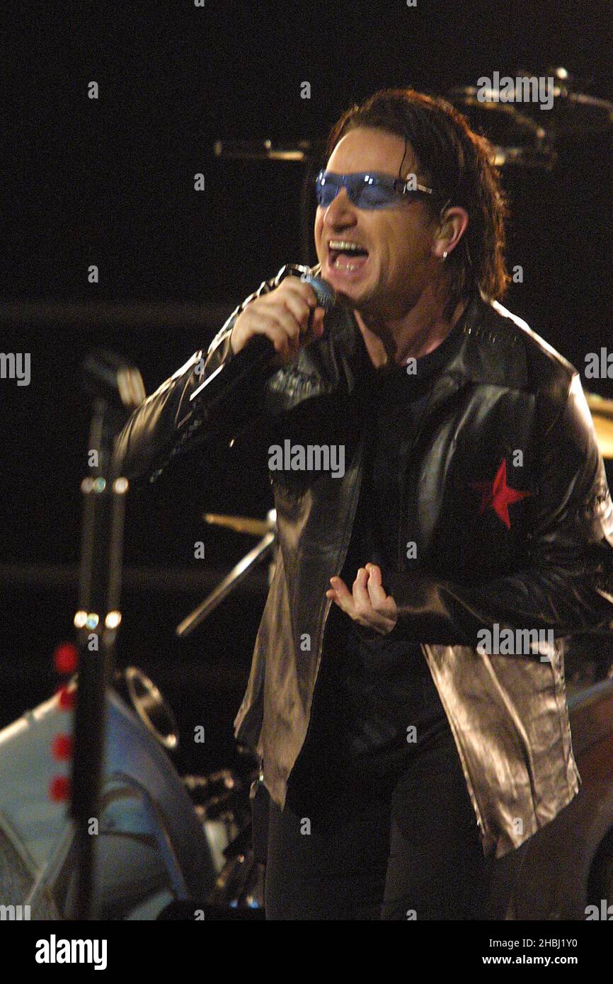 U2, Bono in concert at the Madison Square Garden, New York. Live. Half Length. Stock Photo