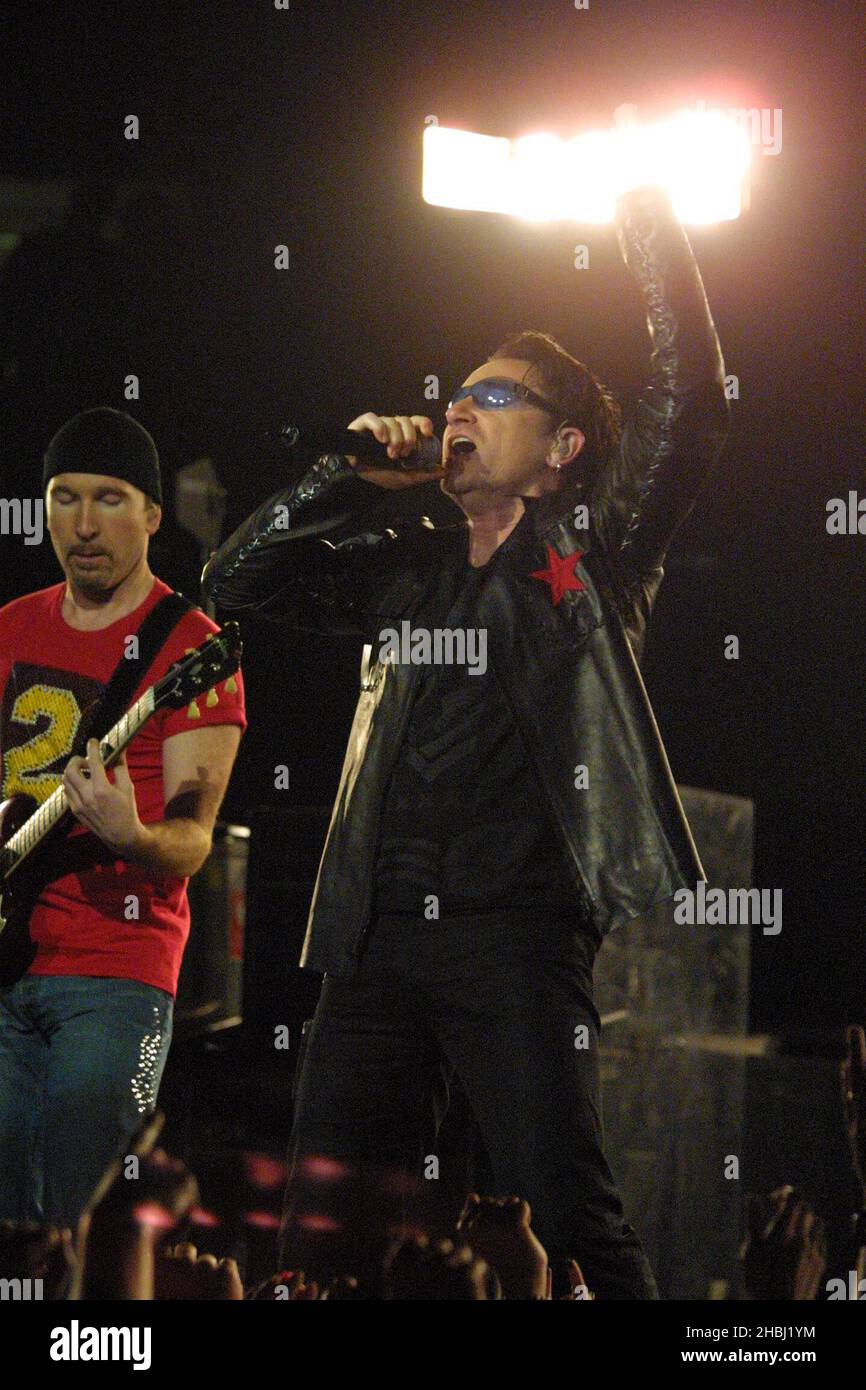 U2, Bono in concert at the Madison Square Garden, New York. Live. 3/4 Length. Stock Photo