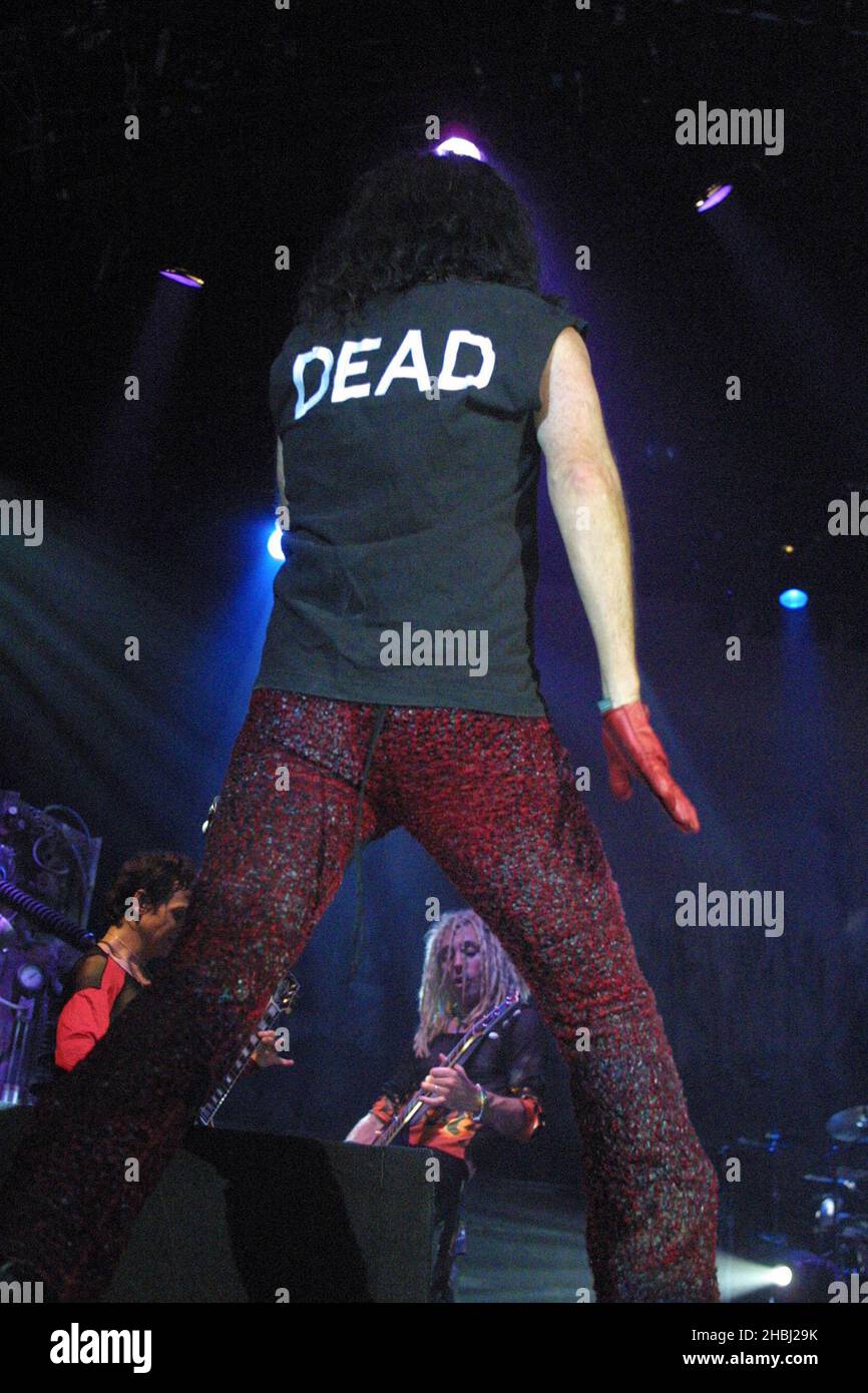 Alice Cooper in concert at Wembley Arena. Live. 3/4 Length. Stock Photo