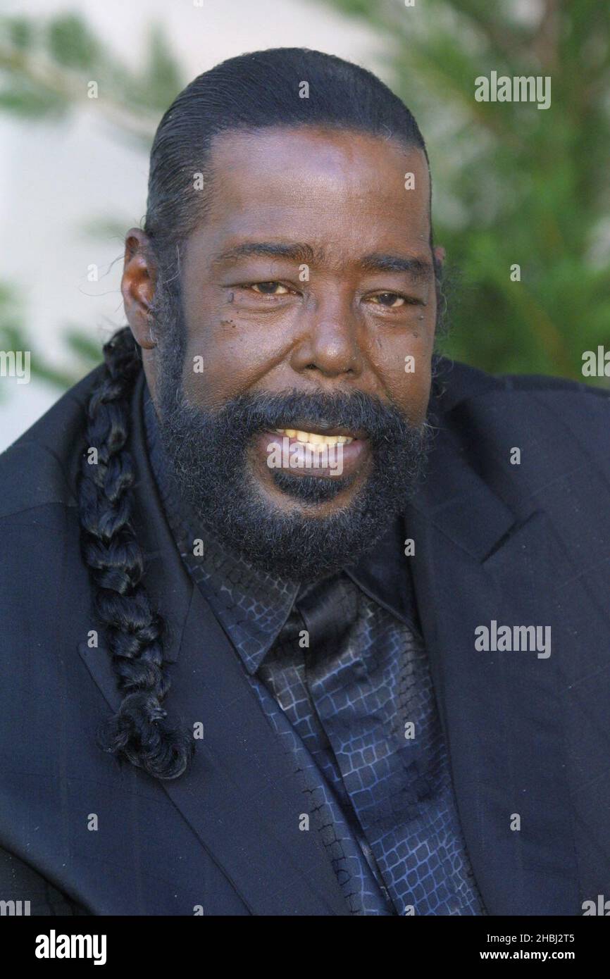 Barry White at rehersals for the Pavarotti and friends concert in Modena in  Italy. Headshot Stock Photo - Alamy