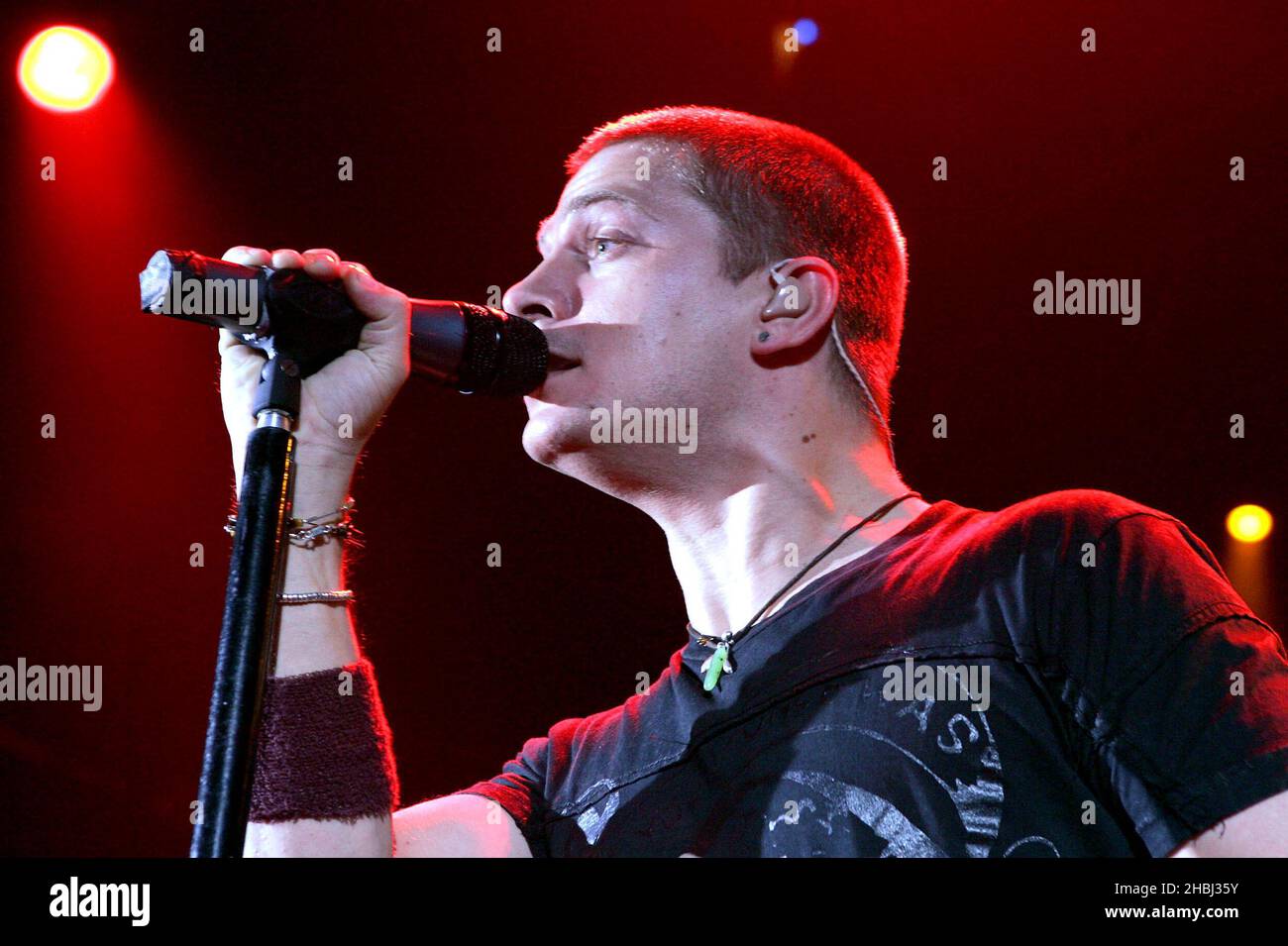 Rob Thomas ex Matchbox 20; performs on stage at The Astoria on June 22, 2005 in London. Stock Photo