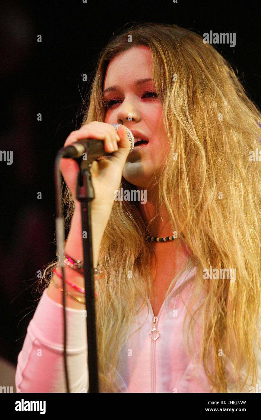 Joss Stones16-year-old soul-edged pop singer appears in-store to sign copies of/perform tracks from her debut single out today, 'Fell In Love With A Boy' at HMV Oxford Street in London. Stock Photo