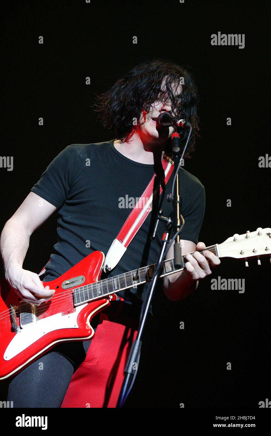 The White Stripes (Meg and Jack White)perform on stage at Carling Brixton Academy, London. (Jack White) Stock Photo