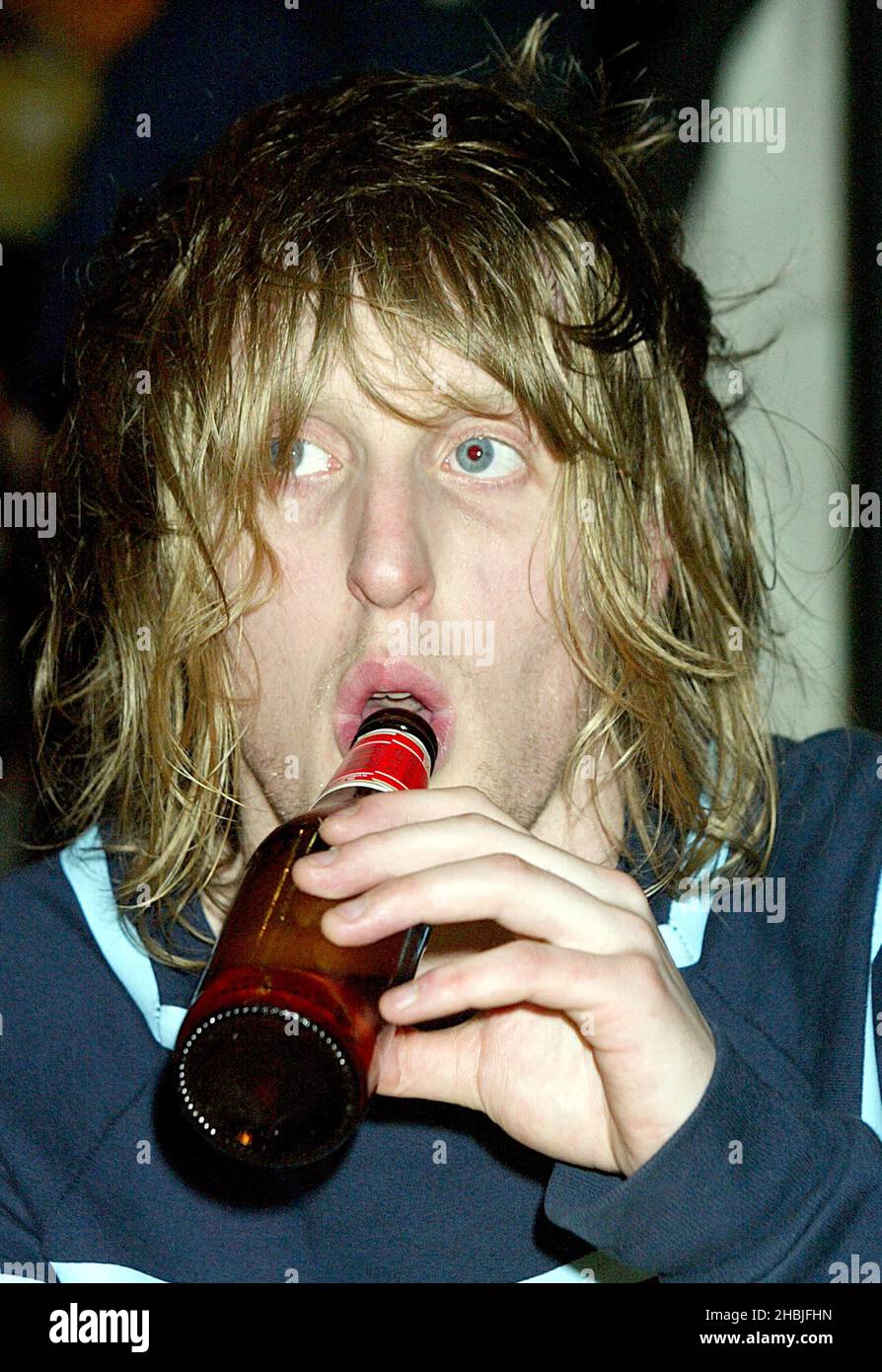Christian Smith-Pancorvo of London-based indie-rock band Razorlight play live and sign copies of their latest single 'Rip It Up', released November 29, at Virgin Megastore, Oxford Street on December 2, 2004 in London. Stock Photo