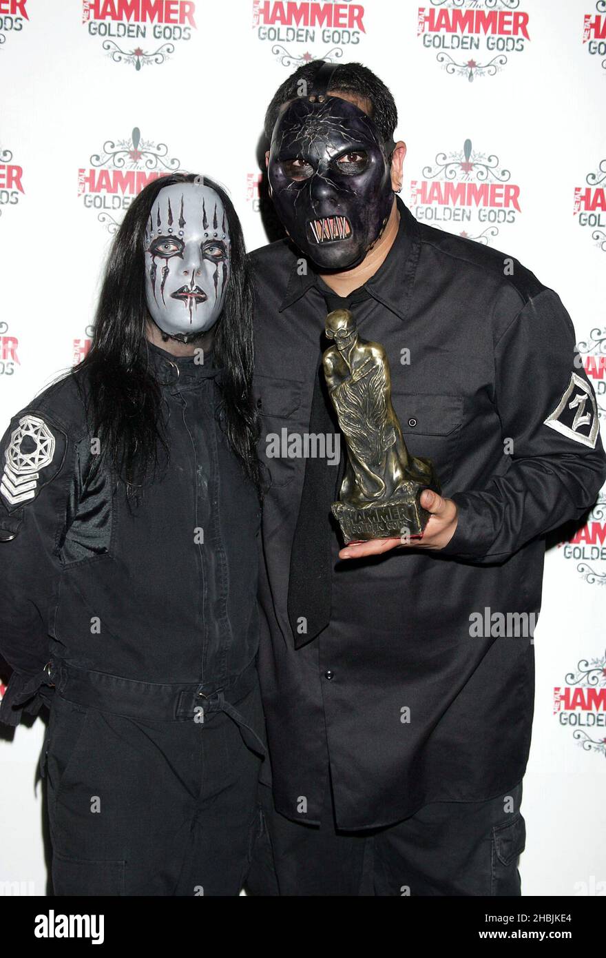 Joey Richardson and Paul Gray of Slipknot pose with Award for Best Live Band in Award Press Room at The Metal Hammer Golden Gods Awards at the The Astoria 13, 2005 in London. Stock Photo