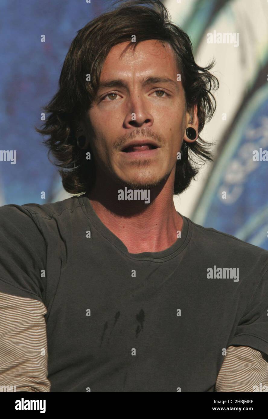 Brandon Boyd of Incubus performs live on stage at the third and final day of The Carling Weekend Reading Festival at Richfield Avenue on August 28, 2005 in Reading, England. Stock Photo