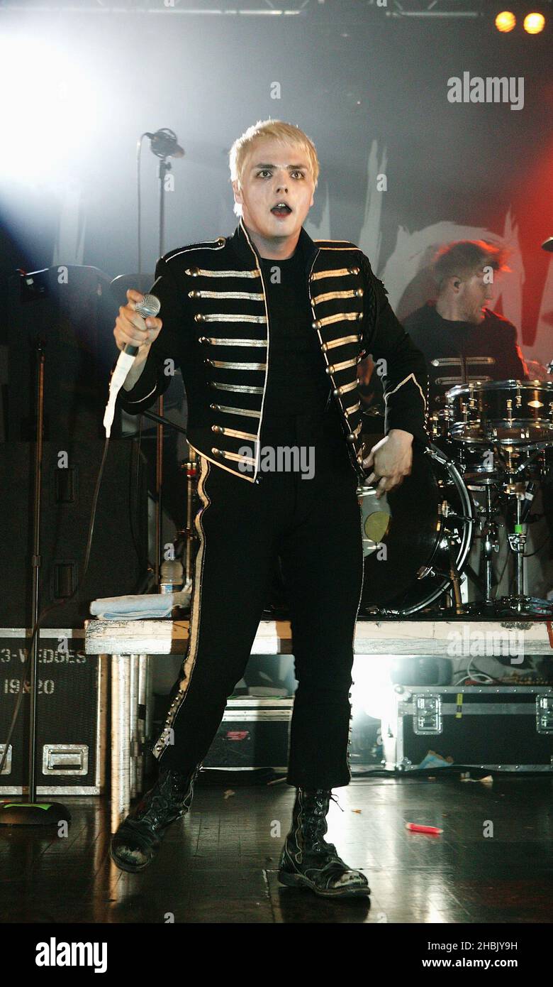 Gerard Way of My Chemical Romance performs at the Hammersmith Palais on  August 22, 2006 in London Stock Photo - Alamy, image size:780x1390