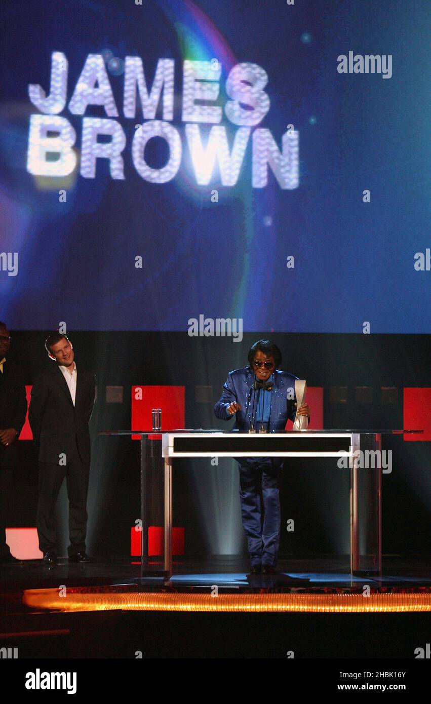 James Brown is inducted into the UK Music Hall of Fame inside Alexandra Palace in north London, November 14, 2006. An international line up of music legends and celebrities were gathering to for 2006's UK Music Hall of Fame Induction Ceremony, hosted by Dermot O'Leary. Stock Photo