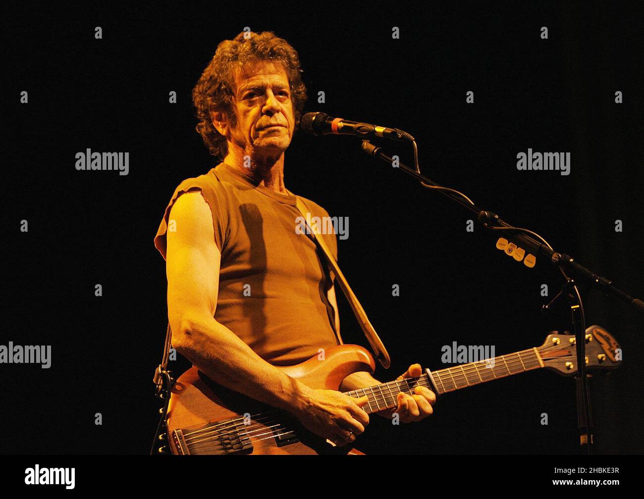Lou Reed 1996 Lou reed performing hi-res stock photography and images - Alamy