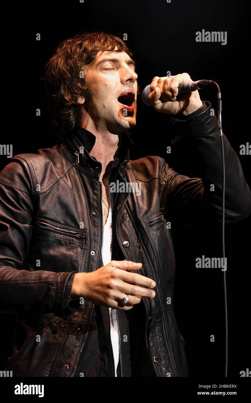 Richard Ashcroft Performing With The Verve Hi-res Stock Photography And ...