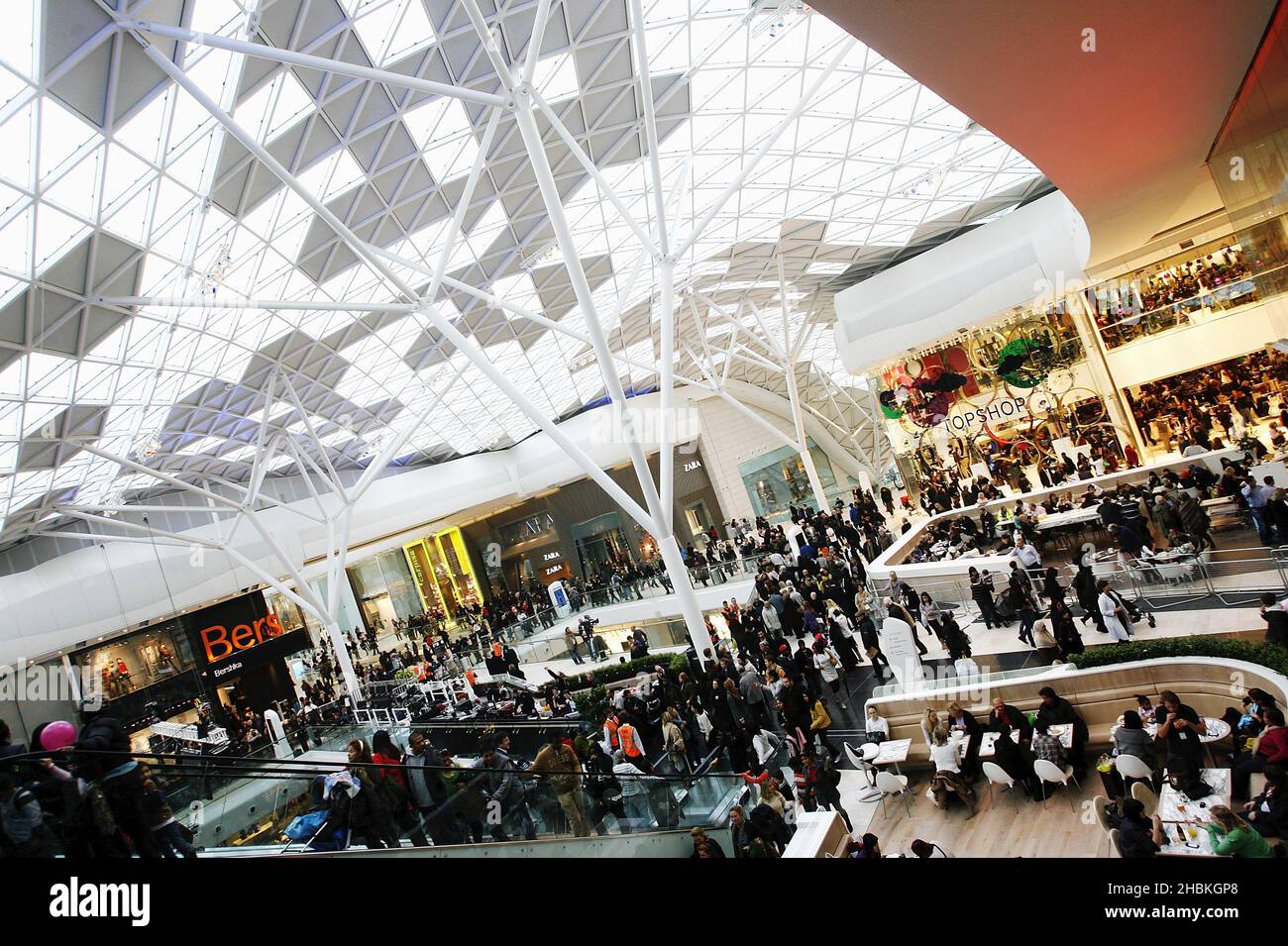 Westfield white city shop hi-res stock photography and images - Alamy