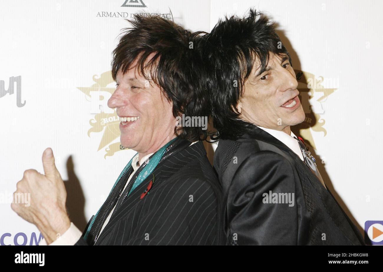 Ronnie Wood and Jeff Beck (left) at the Classic Rock Roll of Honours Awards at the Park Lane Hotel, London. Stock Photo