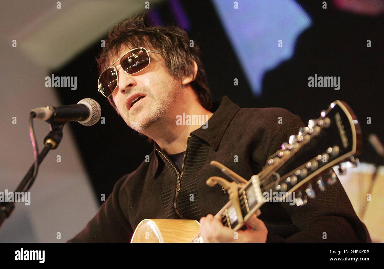 Ian Brodie performs at the 2009 Mojo Honours List Nominees announcement at HMV Oxford Street, London. Stock Photo
