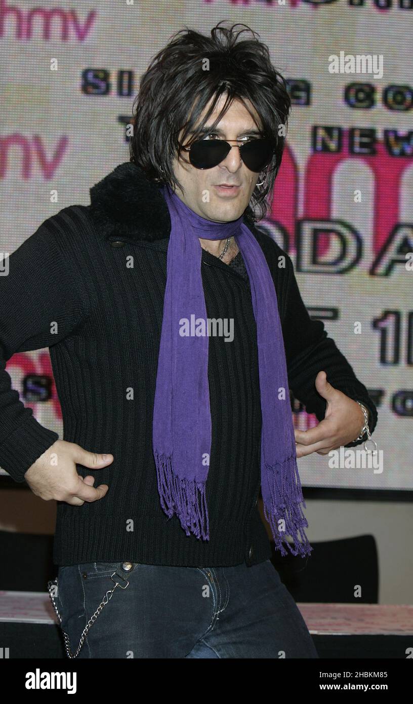 Steve Conte of The New York Dolls poses at HMV signing,Oxford Street,London Stock Photo