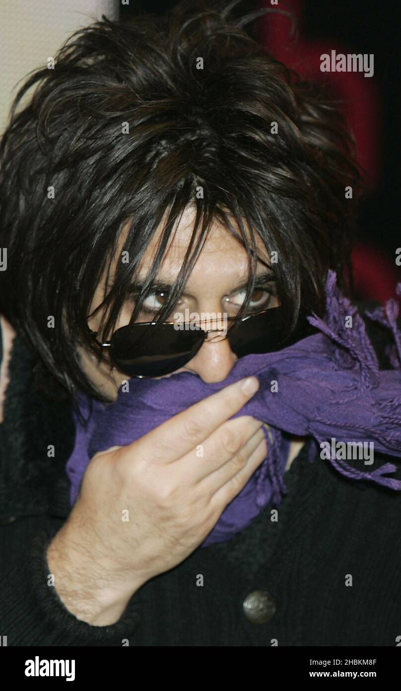 Steve Conte of The New York Dolls poses at HMV signing,Oxford Street,London Stock Photo