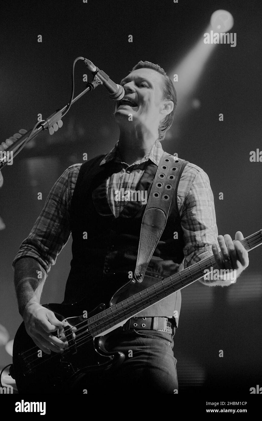 Richard Jones of Stereophonics performs at the 02 Arena, London Stock Photo