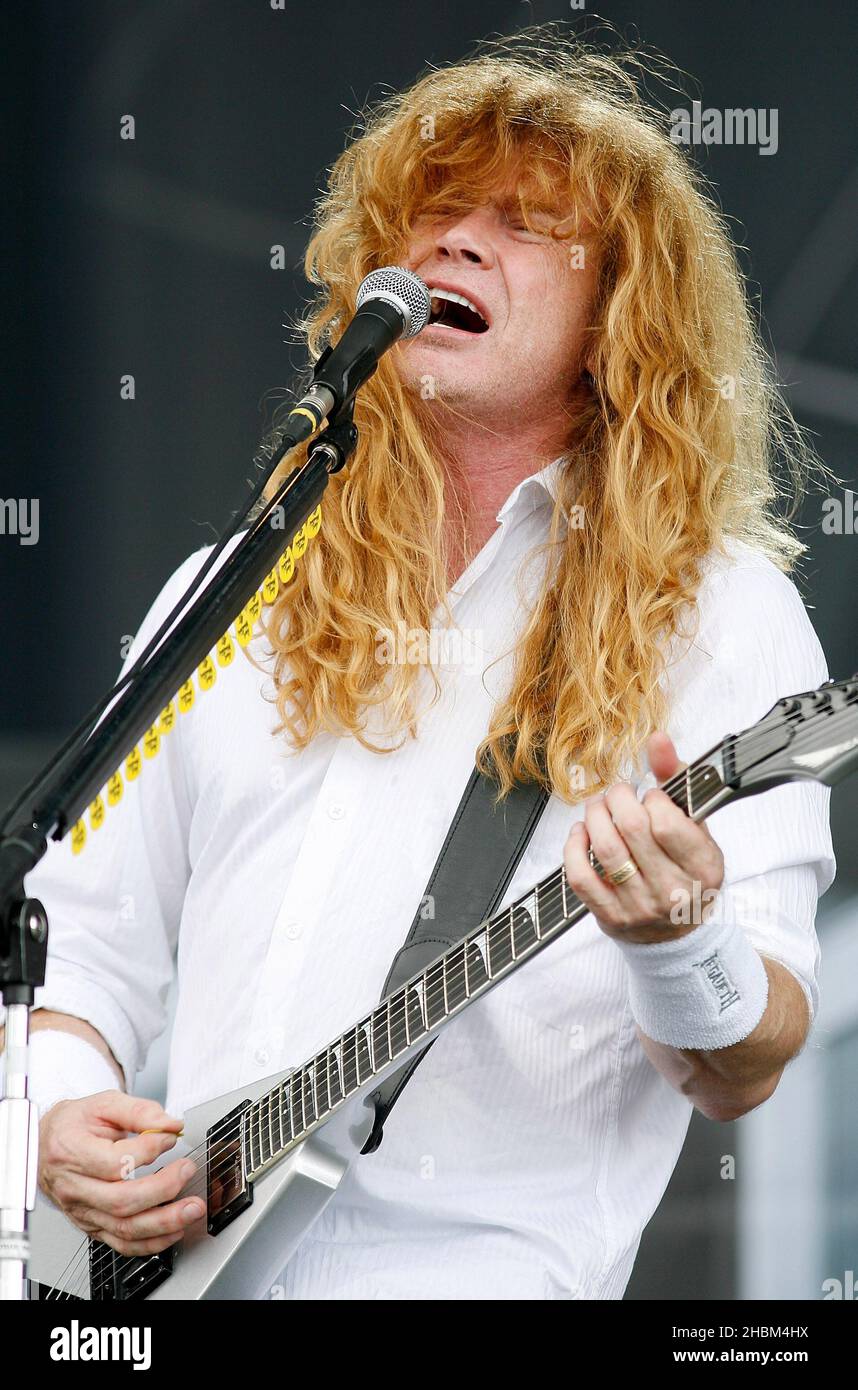 David Mustaine of Megadeth performs on stage during day 2 at the 2010  Download Festival in Castle Donnington, Leicestershire Stock Photo - Alamy, image size:858x1390