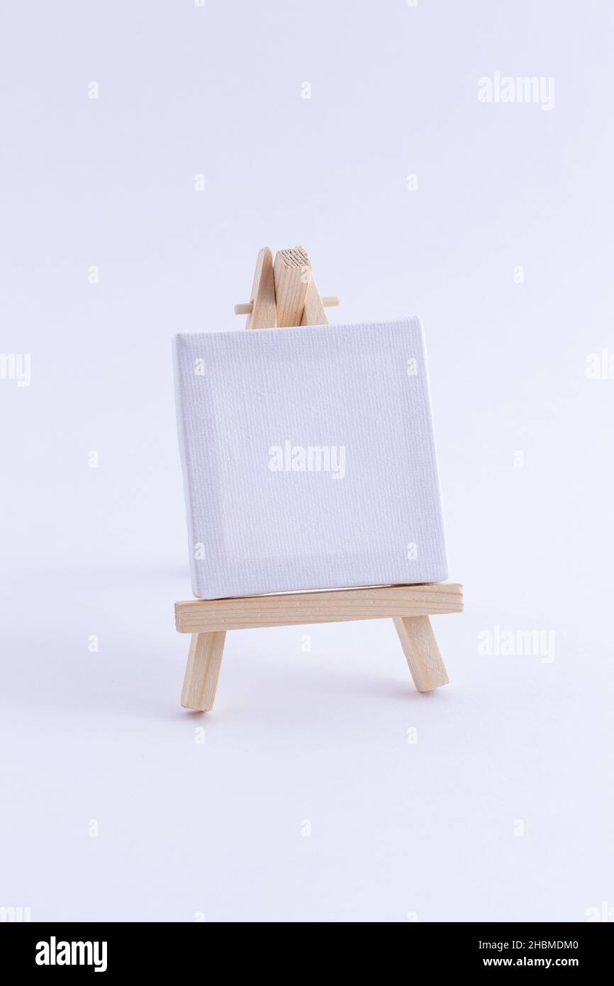 Painting stand hi-res stock photography and images - Alamy