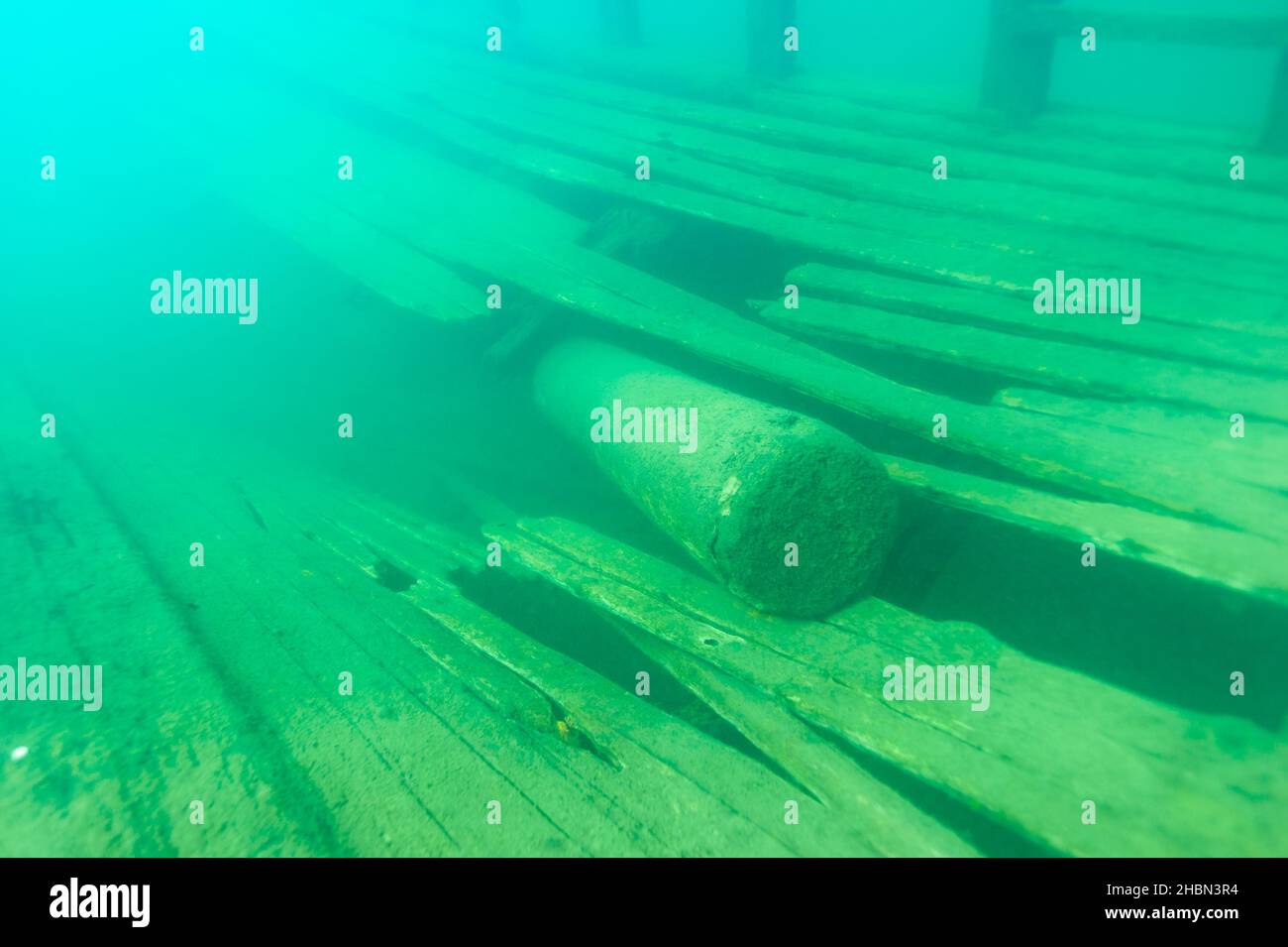 Large broken sailing mast of the Bermuda shipwreck in the Alger