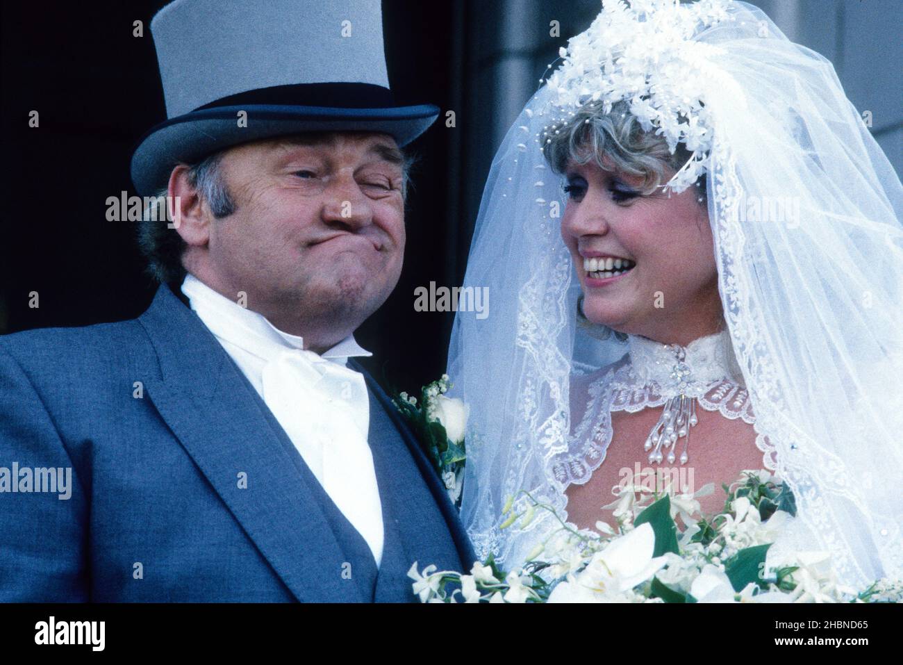 Comedian Les Dawson and Tracey Roper wedding 1989 Stock Photo