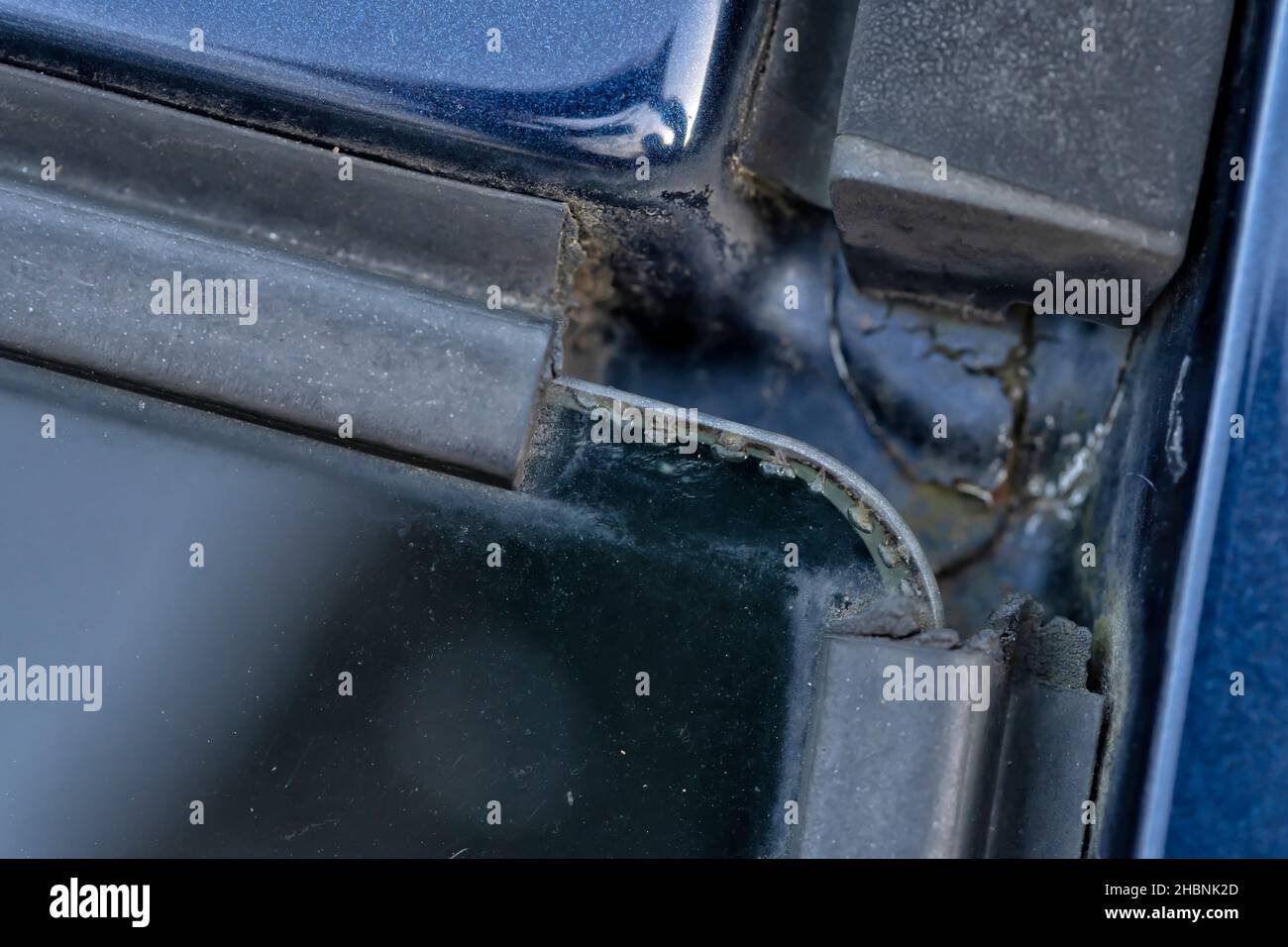 Detail of the deterioration of the rubber gaskets of the windows of an