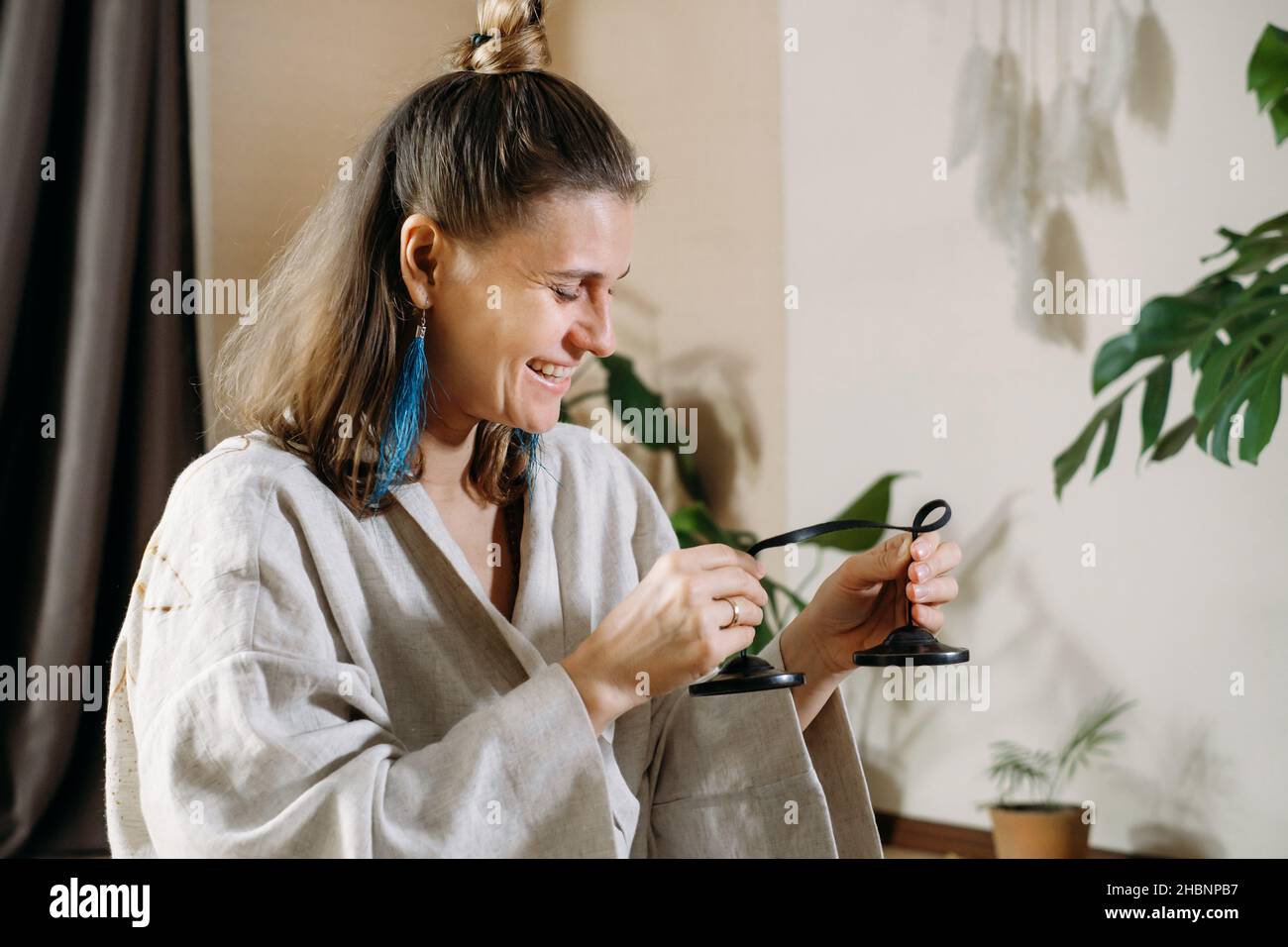 Sound healing with singing bowls, vibration massage and alternative