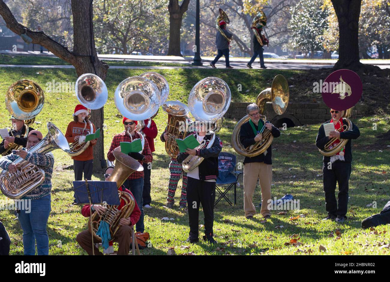 Tuba Christmas 2022 La Tuba Christmas High Resolution Stock Photography And Images - Alamy