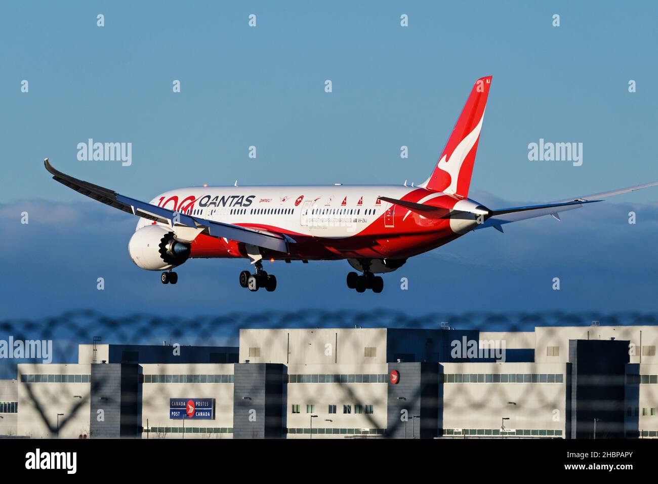 Znj Qantas boeing 787 9 dreamliner hi-res stock photography and images - Alamy