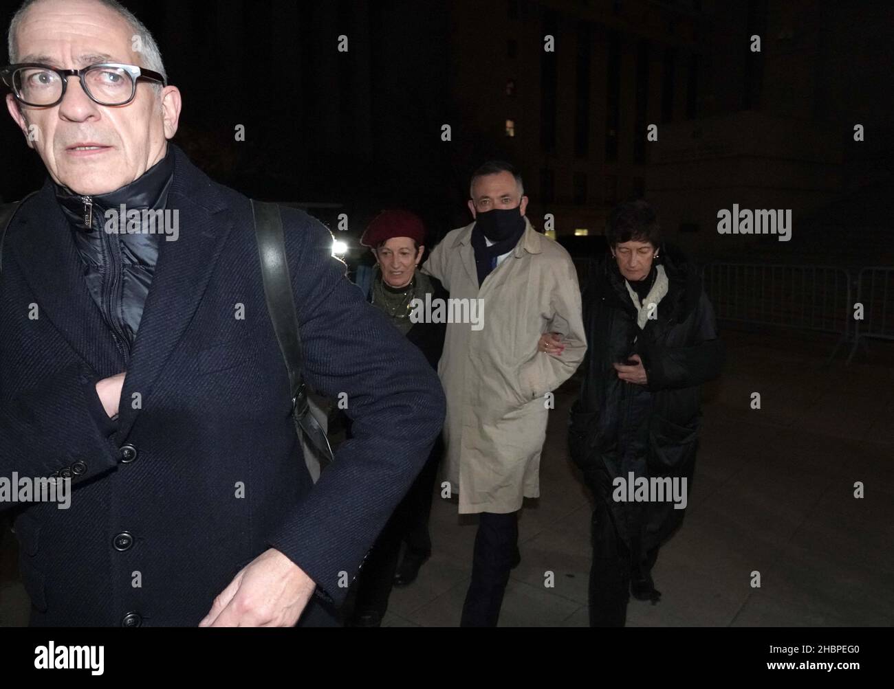 New York, United States. 19th Dec, 2021. Ghislaine Mawell's siblings Kevin Maxwell (foreground), Isabel Maxwell, Ian Maxwell, Christine Maxwell (rear), exit the Federal Court Building in New York after closing arguments on Ghislaine's trial and Jury deliberation. (Photo by Catherine Nance/SOPA Images/Sipa USA) Credit: Sipa USA/Alamy Live News Stock Photo
