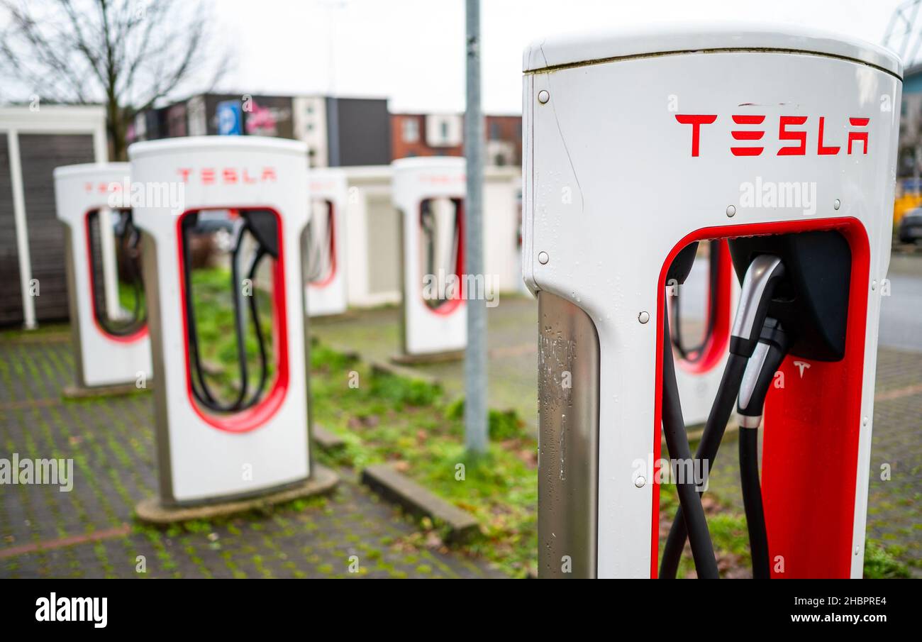 Bispingen, Germany. 13th Dec, 2021. Tesla fast charging stations