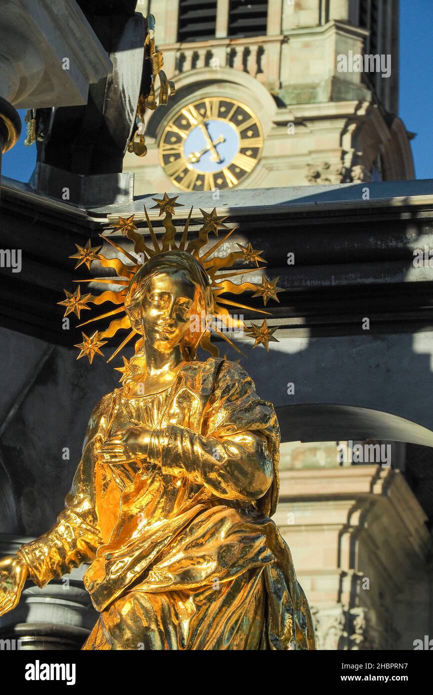 Goldene Madonna Beim Kloster Einsiedeln Stock Photo Alamy goldene-madonna-beim-kloster-einsiedeln-stock-photo-alamy