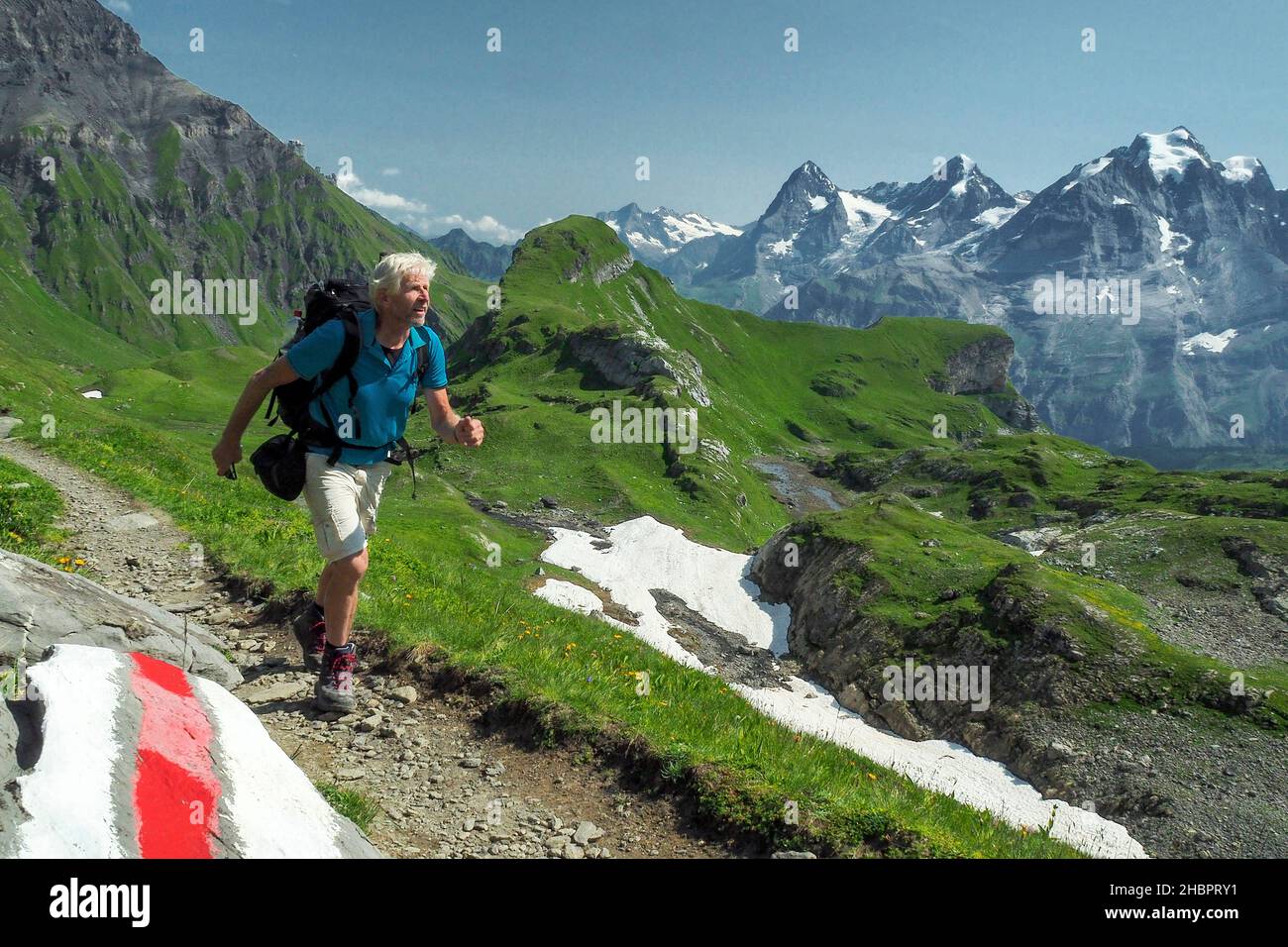 Aufstieg zur Sefinenfurgga mit Berner Alpen Stock Photo
