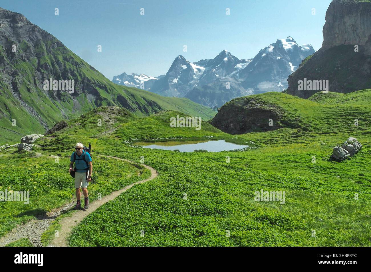 Aufstieg zur Sefinenfurgga mit Berner Alpen Stock Photo