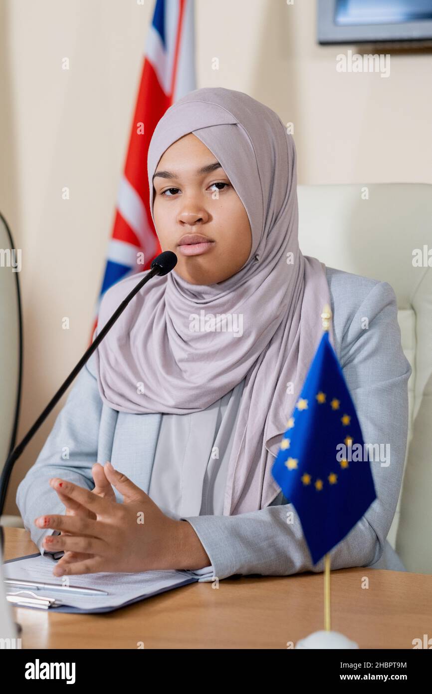 Woman politician presentation hi-res stock photography and images - Alamy