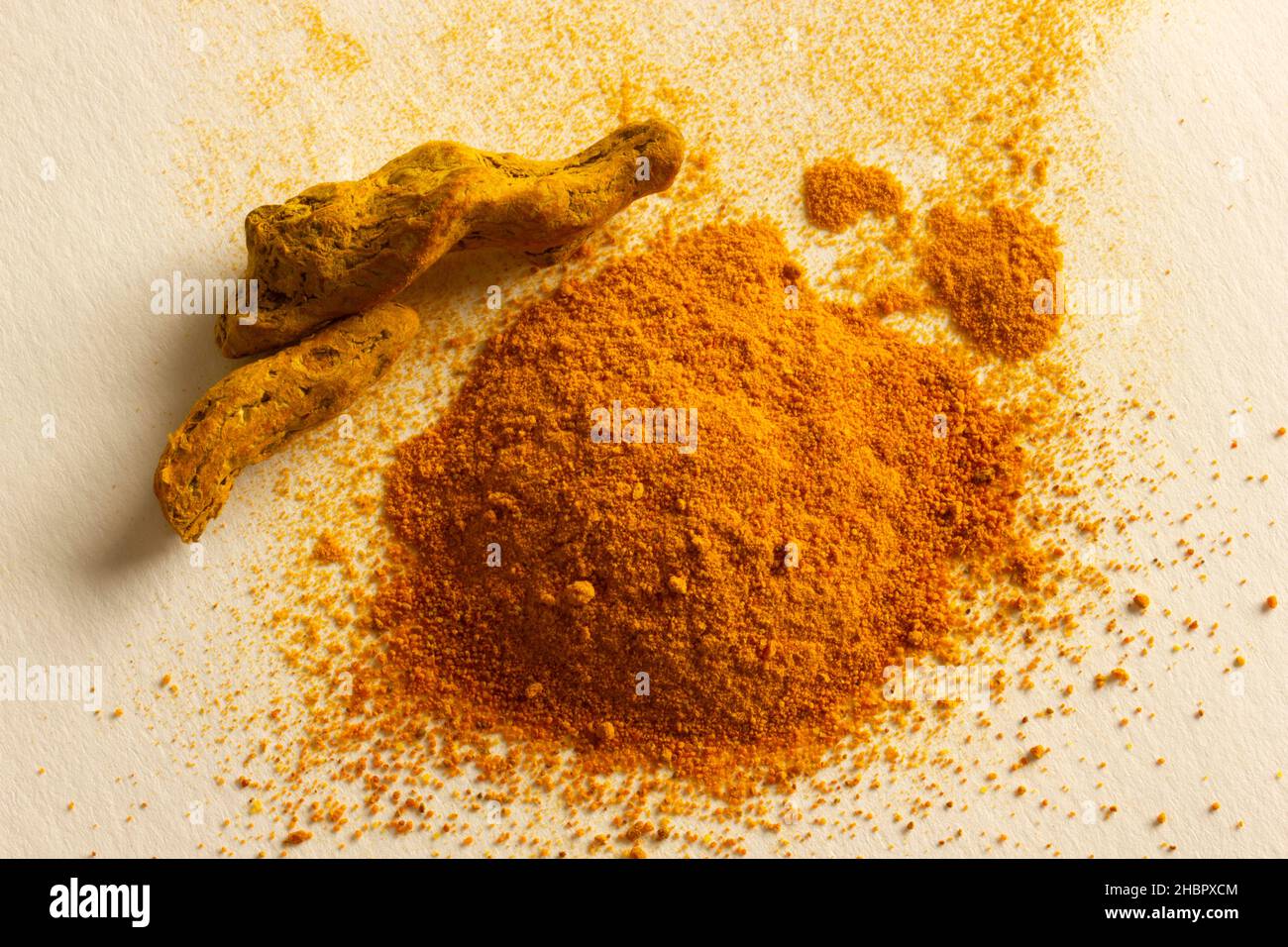 Turmeric stick and powder. Complementary medicine Stock Photo Alamy