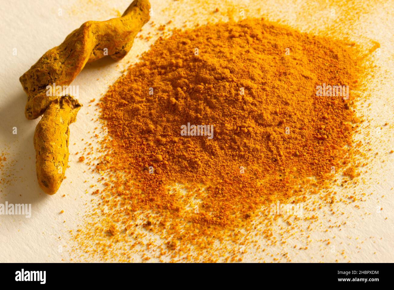 Turmeric stick and powder. Complementary medicine Stock Photo Alamy