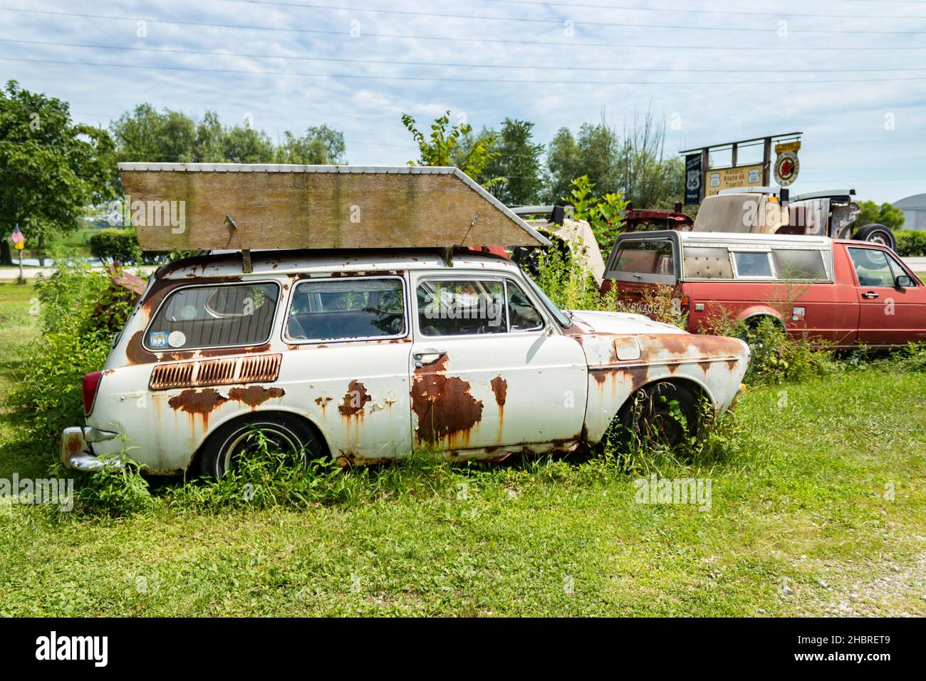 rusty old Volkswagen Type 3 at Henrys Rabbit Ranch, Historic Old Route 66, Staunton, IL, USA Stock Photo