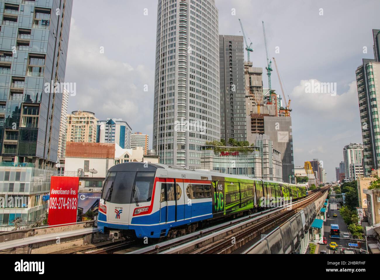 Bangkok Thailand Nov 17 2021 The Bts Skytrain In Bangkok Thailand Bangkok Thailand Nov 17 2021 The Bts Skytrain In Bangkok Thailand