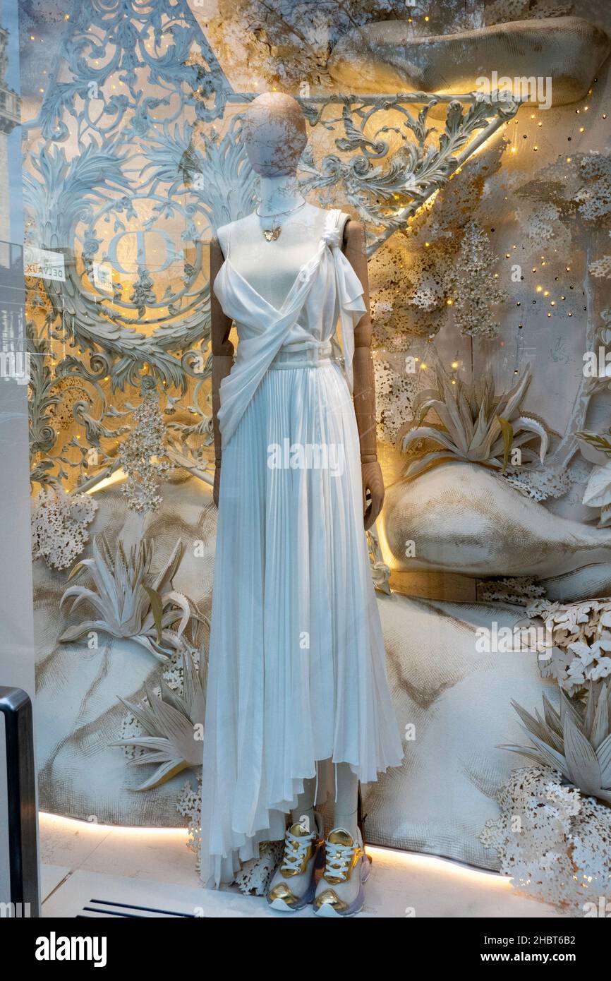 Dior Haute Couture Window Display Stock Photo - Download Image Now